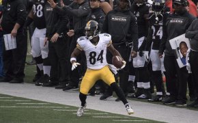 Antonio Brown Steelers WR running after the catch