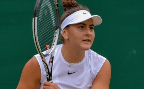 Bianca Andreescu playing in Rogers Cup