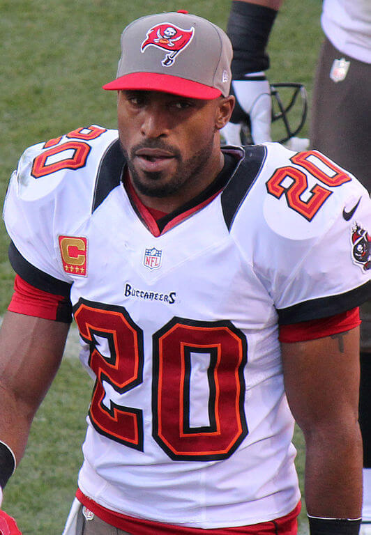 Ronde Barber leaving the field
