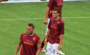 The Roma team warming up