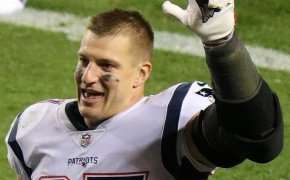 Patriots TE Rob Gronkowski waves farewell to the fans