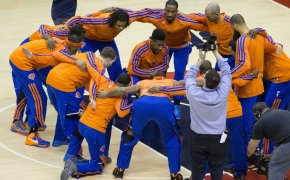 New York Knicks huddle
