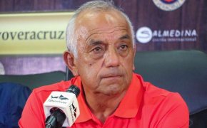 Enrique Lopez Zarza is prsesnted to the media as Technical Director of Veracruz
