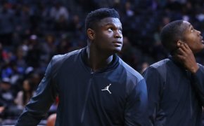zion williamson looking up