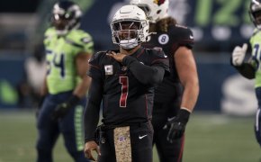 Kyler Murray holding on to throwing shoulder