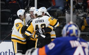 Pittsburgh Penguins celebrate vs New York Islanders