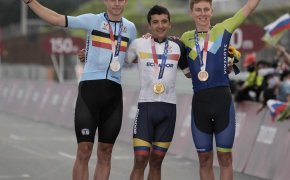 Wout van Aert (BEL), Richard Carapaz (ECU) and Tadej Pogacar (SLO) posing on the Olympic podium
