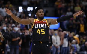 Donovan Mitchell arms out