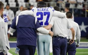 Dallas Cowboys SS Jayron Kearse helped off field
