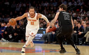 New York Knicks guard Jalen Brunson dribbling