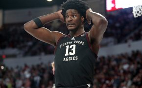Solomon Washington can't believe a call versus Mississippi State