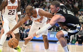 Suns and Bucks battling for basketball