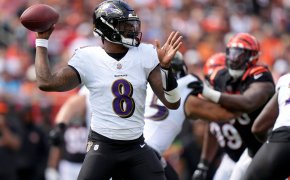Baltimore Ravens QB Lamar Jackson throwing ball against Cincinnati Bengals