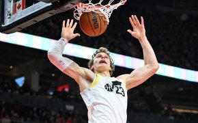 Utah Jazz forward Lauri Markkanen dunking
