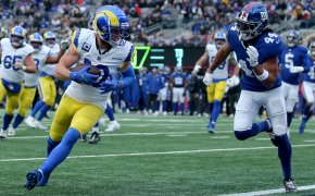 Los Angeles Rams wide receiver Cooper Kupp (10) catches a touchdown pass against New York Giants