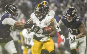 Pittsburgh Steelers running back Najee Harris (22) rushes